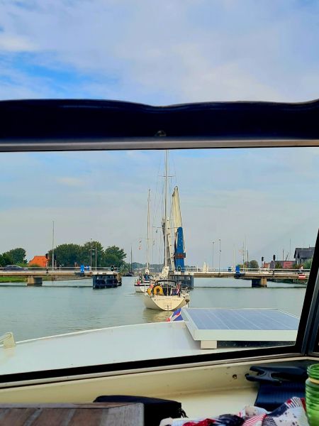 Fahrt im Konvoi durch die Hebe-Brücke - 27. September 2026