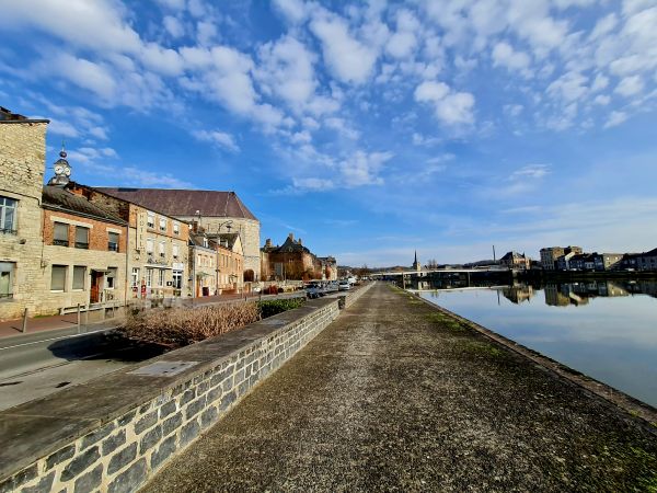 Givet Frankreich, Blick auf die Brücke an der Maas