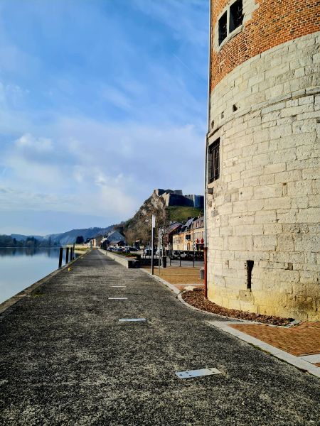 Promenade von Givet mit Blick auf die Zitadelle