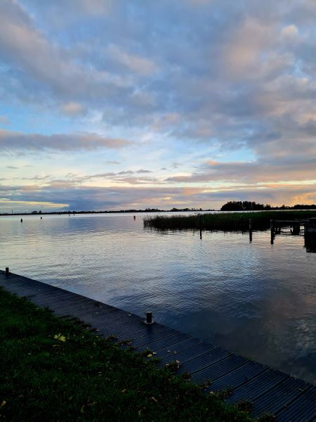das Heeger Meer liegt ausnahmsweise ruhig. Kein Sturm heute