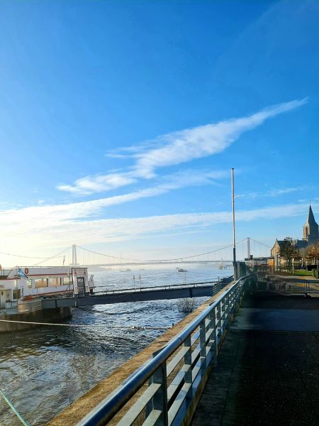 Rheinpromenade in der alten Heimat Emmerich
