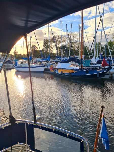 Ende der Bootssaison - im Hafen ist noch viel zu erledigen