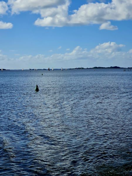 Herbsttörn nur wenige Boote auf dem Heeger Meer