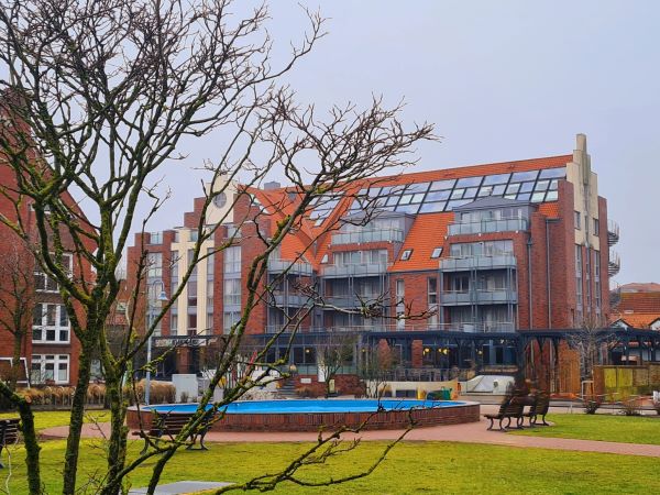 Hotel Atlantic Juist im Februar fotografiert vom Kurplatz