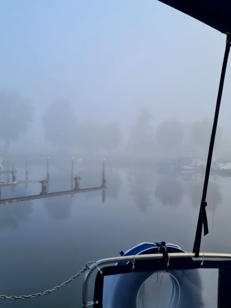 Earnewald Hafen im Nebel Bootstour im Herbst