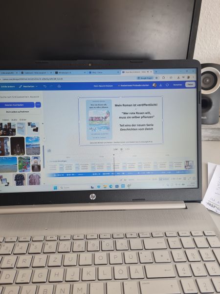Britta Langhoff, Autorin bei der Arbeit. PR für ihr Buch am 12 von 12 September 2026 