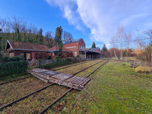 Das kleine Haus am alten Bahnhof in Hastiere 
Bahnwärterhaus als Ferienhaus in den Ardennen 